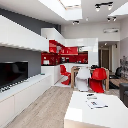 Cozy And Large 62 M2 With Air Conditioning, Old Town Apartament